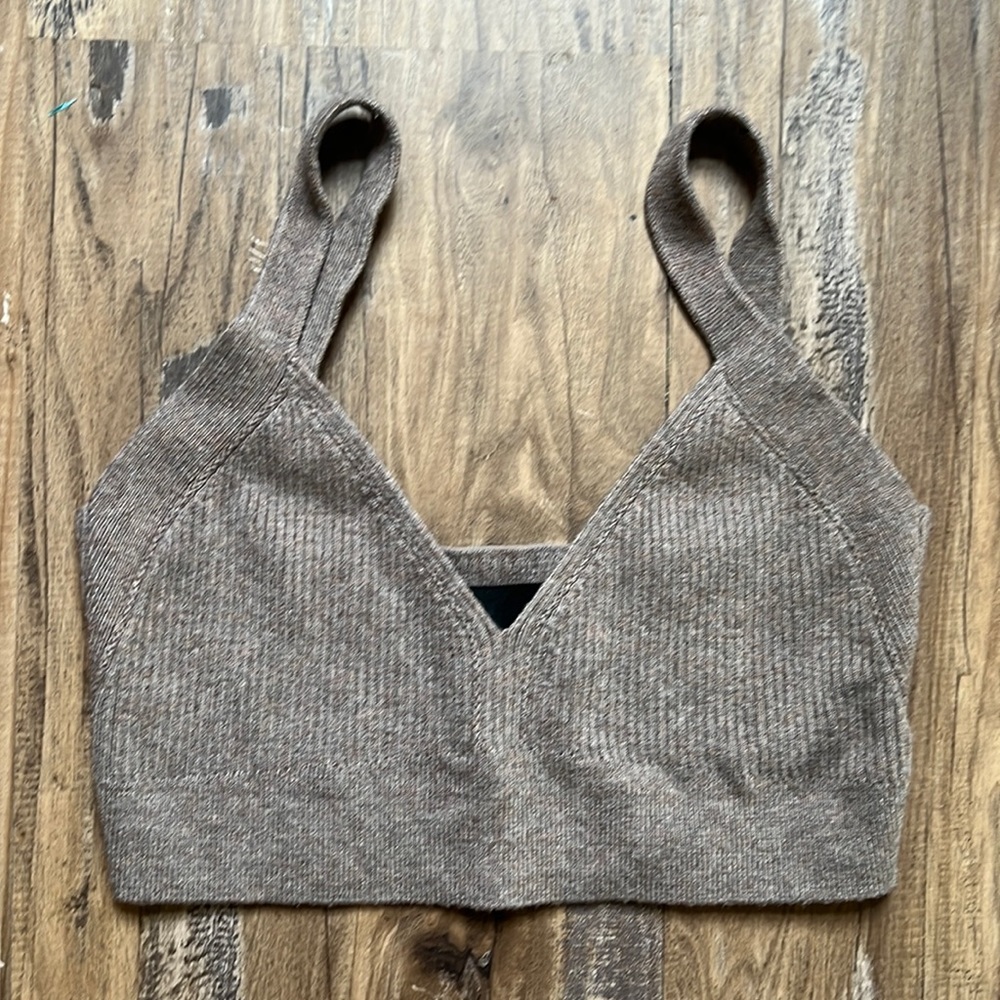 LE ORE V Neck Knit Sweater Crop Top